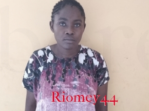 riomey44 Beurette nue
